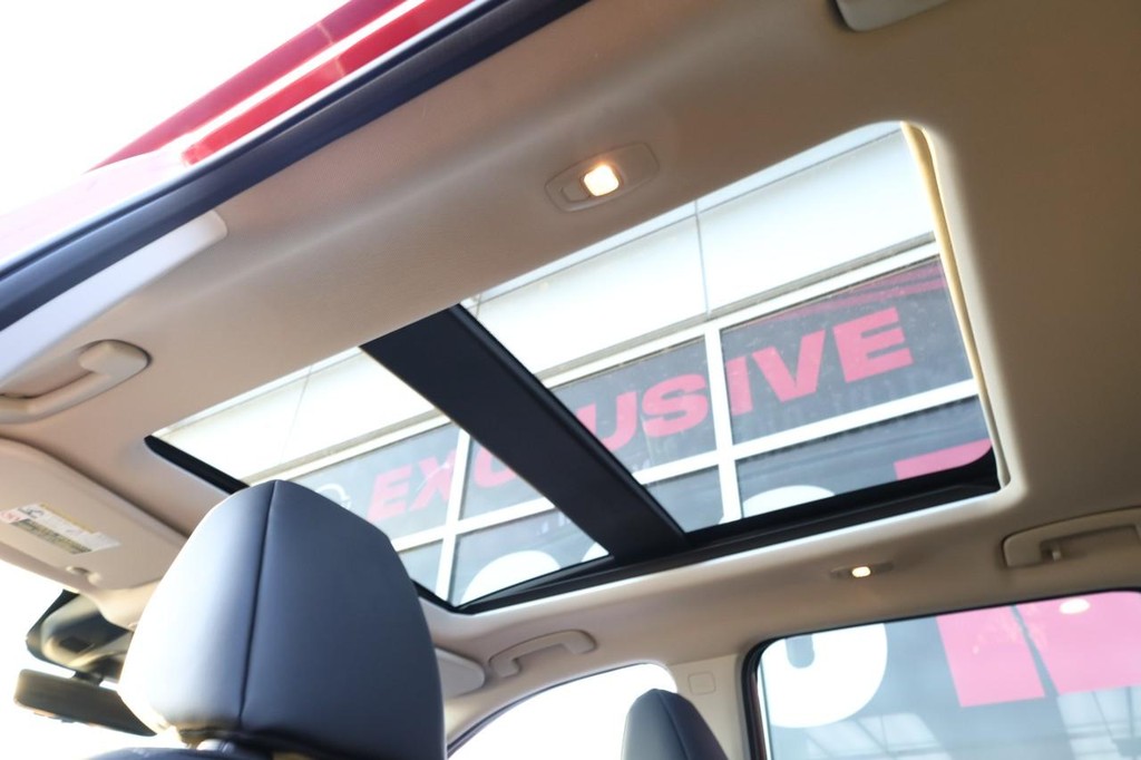 Nissan Rogue Vehicle Image 10