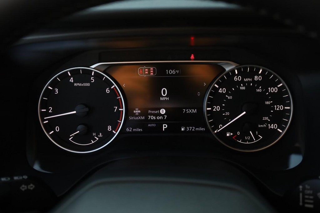 Nissan Rogue Vehicle Image 12