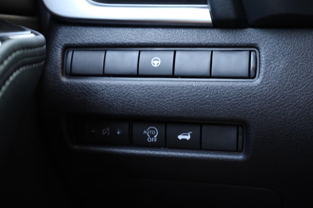 Nissan Rogue Vehicle Image 20