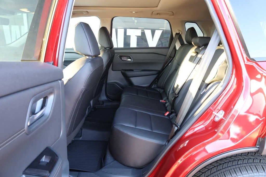 Nissan Rogue Vehicle Image 22