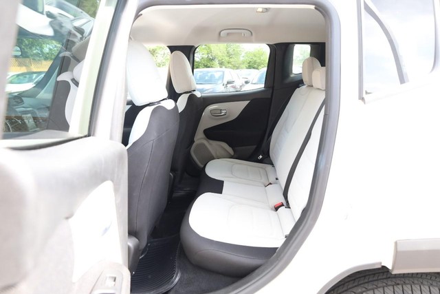 Jeep Renegade Vehicle Image 20