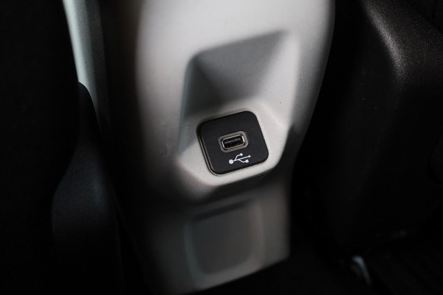 Jeep Renegade Vehicle Image 21