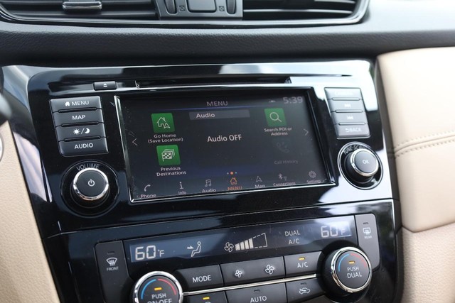 Nissan Rogue Vehicle Image 13