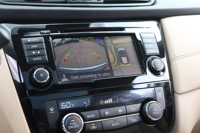 Nissan Rogue Vehicle Image 15
