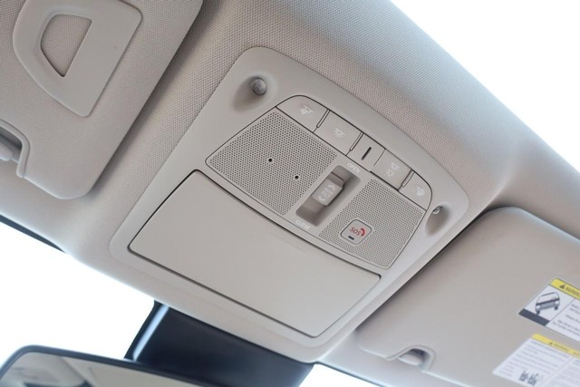 Nissan Rogue Vehicle Image 19