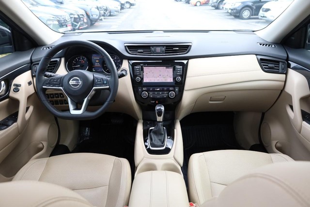 Nissan Rogue Vehicle Image 24