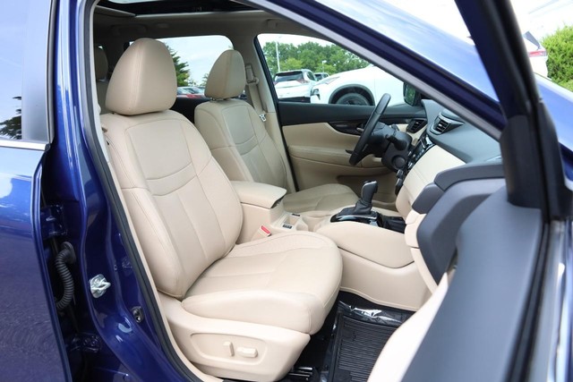 Nissan Rogue Vehicle Image 26