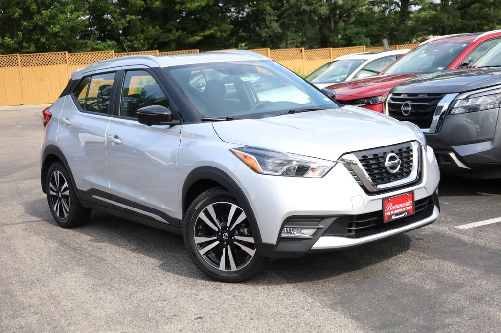 Nissan Kicks Vehicle Image 02