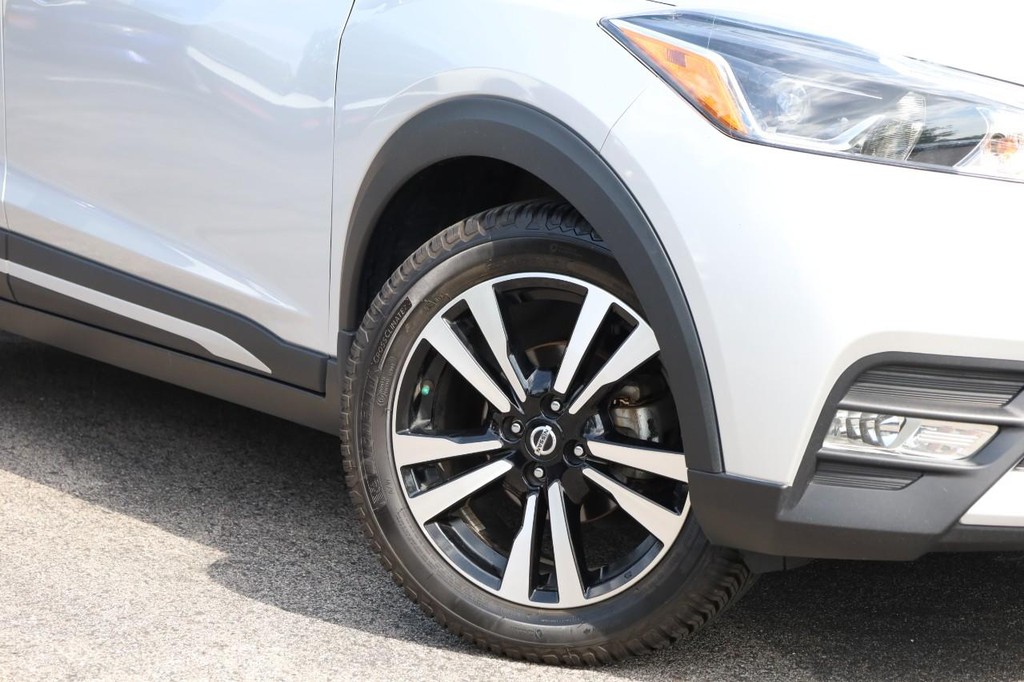 Nissan Kicks Vehicle Image 03