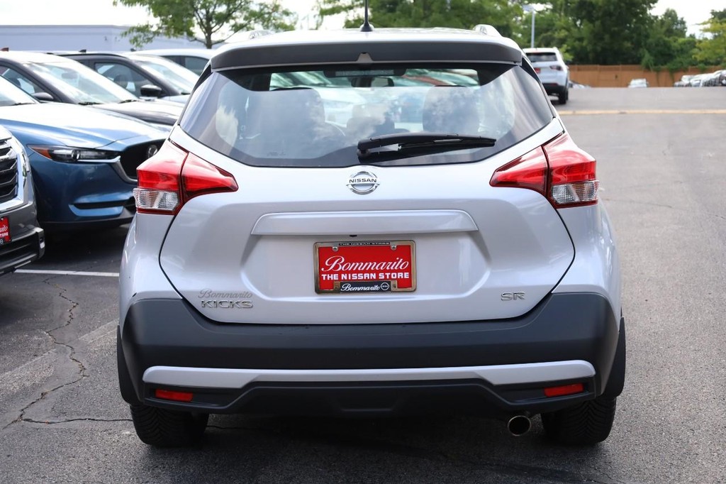 Nissan Kicks Vehicle Image 06