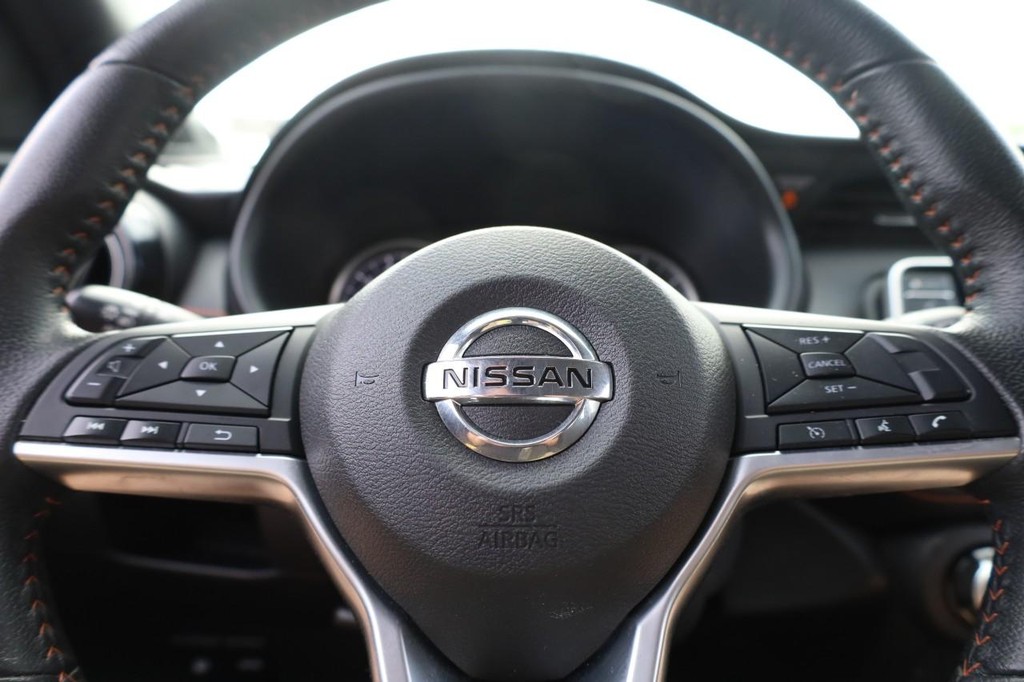 Nissan Kicks Vehicle Image 09