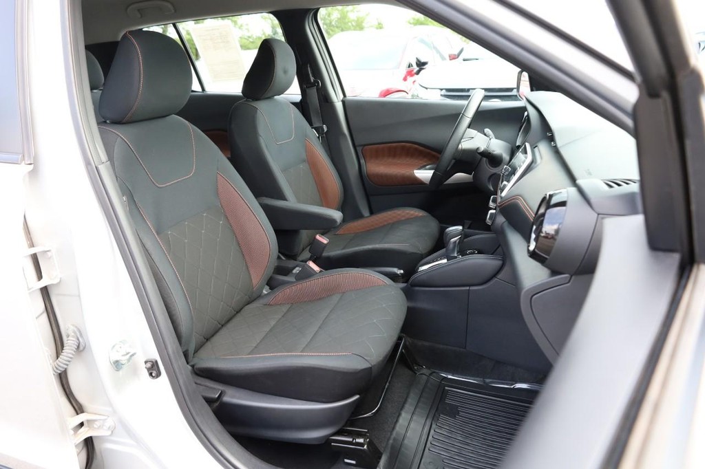 Nissan Kicks Vehicle Image 22