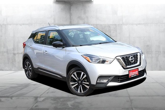 Nissan Kicks Vehicle Image 02