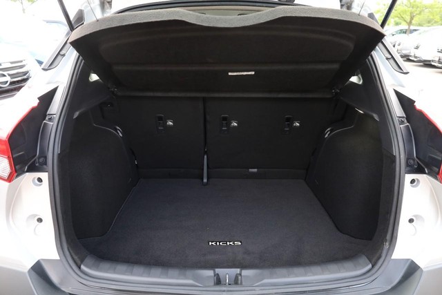 Nissan Kicks Vehicle Image 07