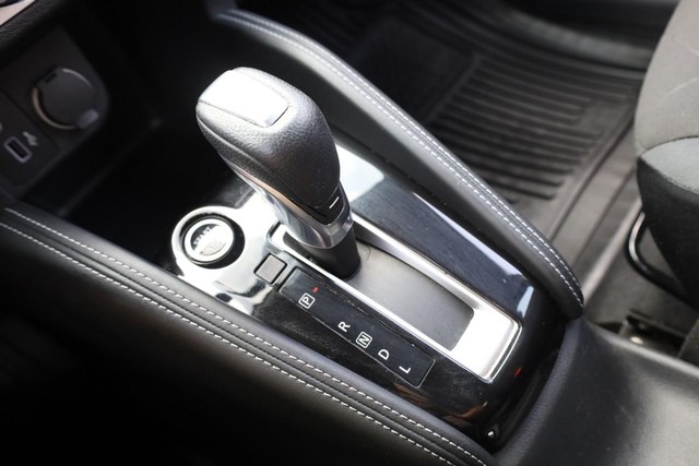 Nissan Kicks Vehicle Image 15
