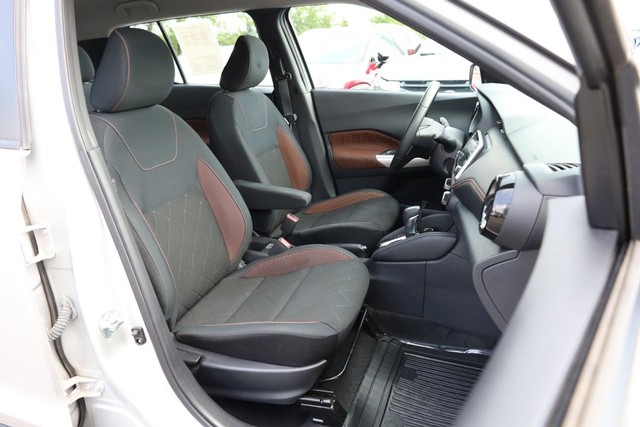 Nissan Kicks Vehicle Image 22