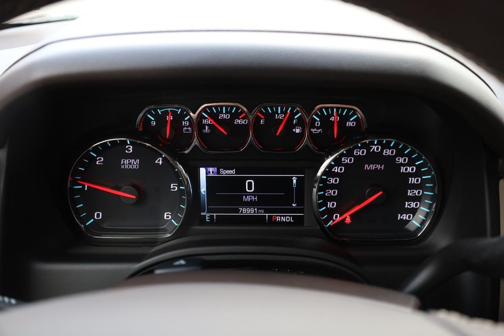 GMC Yukon Vehicle Image 13