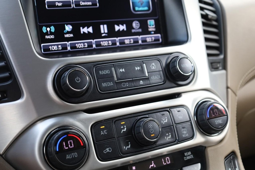 GMC Yukon Vehicle Image 16