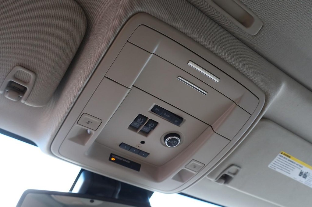 GMC Yukon Vehicle Image 20