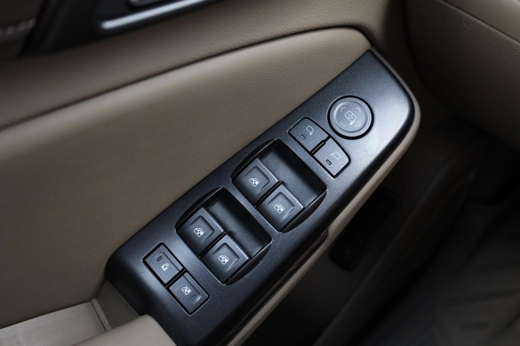 GMC Yukon Vehicle Image 21