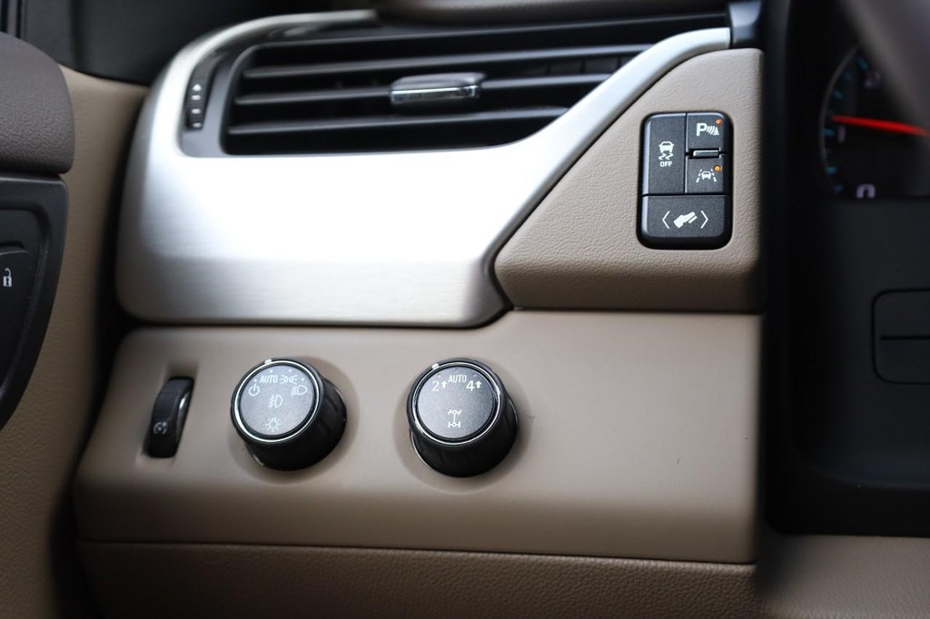 GMC Yukon Vehicle Image 22
