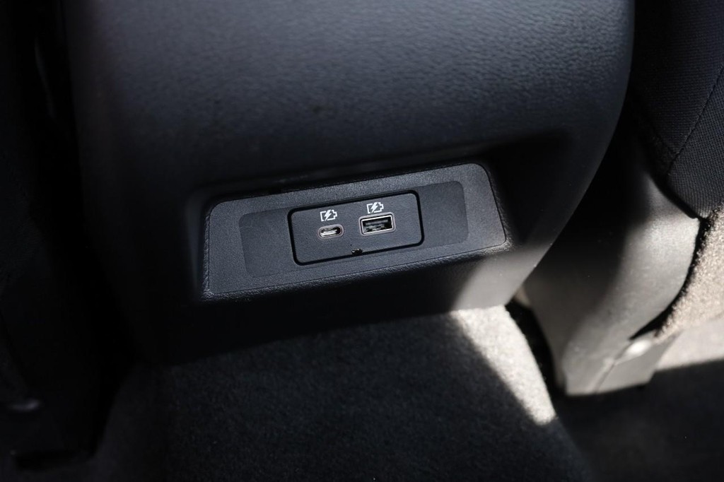 Nissan Altima Vehicle Image 21