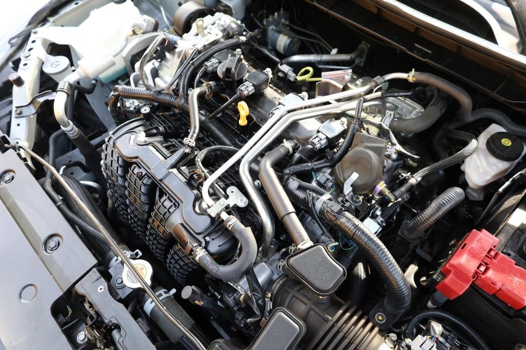 Nissan Altima Vehicle Image 25