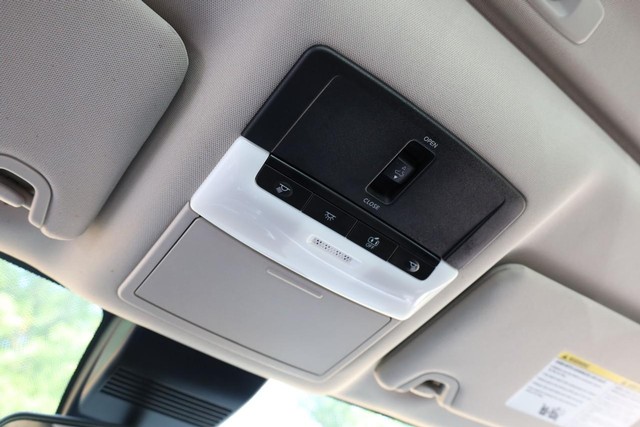 Nissan Altima Vehicle Image 17