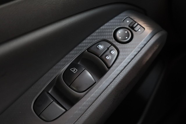 Nissan Altima Vehicle Image 18