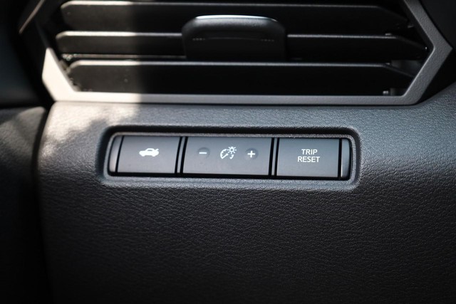 Nissan Altima Vehicle Image 19
