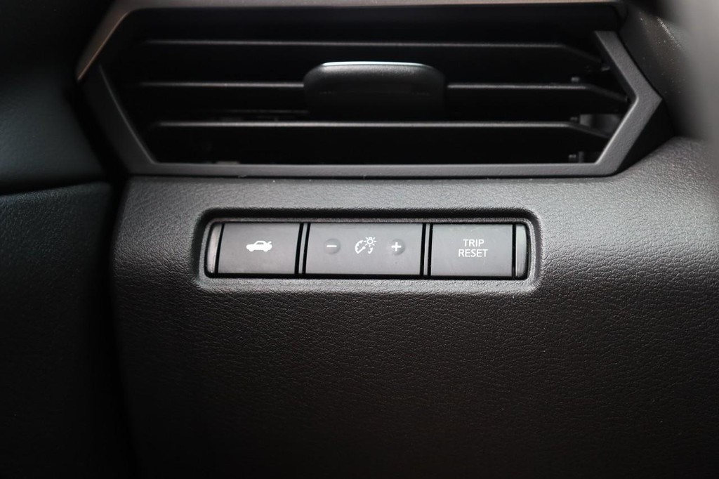 Nissan Altima Vehicle Image 19