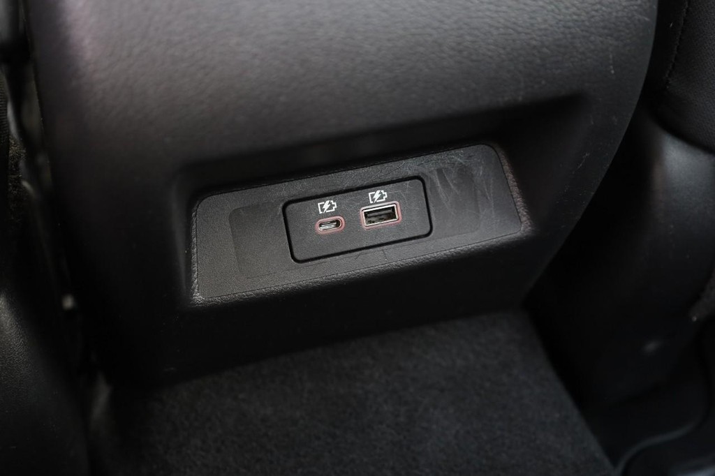 Nissan Altima Vehicle Image 20