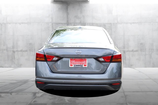 Nissan Altima Vehicle Image 06