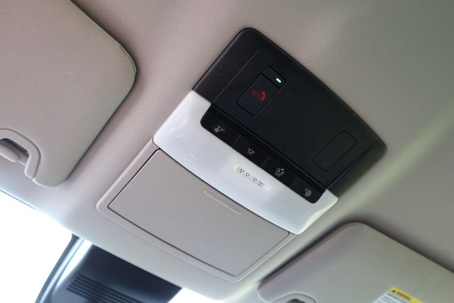 Nissan Altima Vehicle Image 16