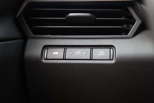 Nissan Altima Vehicle Image 18