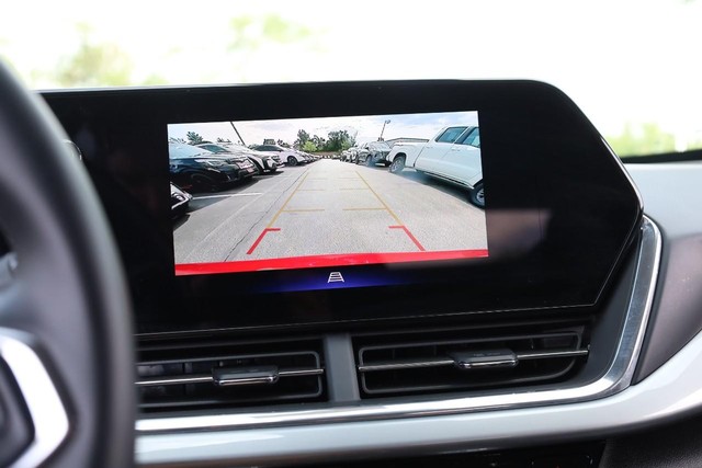 Chevrolet Trax Vehicle Full-screen Gallery Image 12