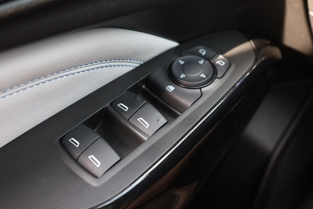 Chevrolet Trax Vehicle Full-screen Gallery Image 17