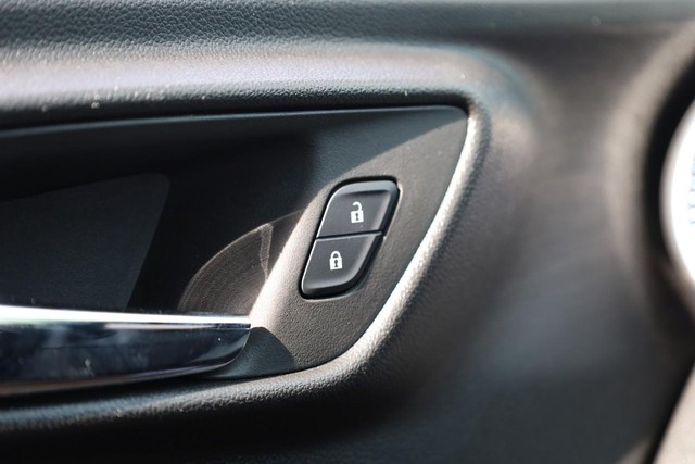 Chevrolet Trax Vehicle Full-screen Gallery Image 18