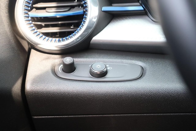 Chevrolet Trax Vehicle Full-screen Gallery Image 19