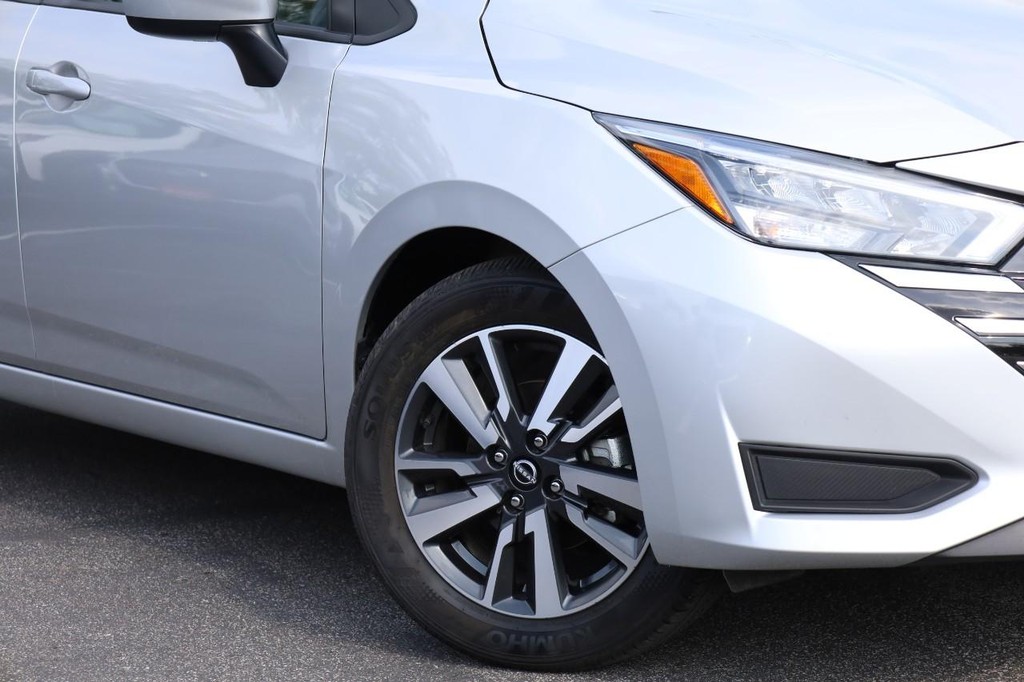 Nissan Versa Vehicle Image 03