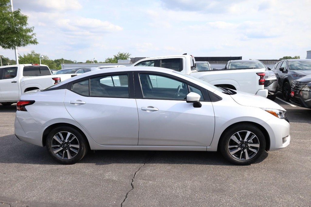 Nissan Versa Vehicle Image 05