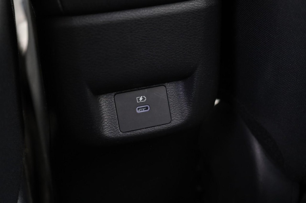 Nissan Versa Vehicle Image 20