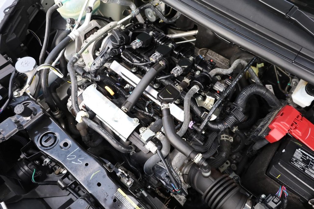 Nissan Versa Vehicle Image 24