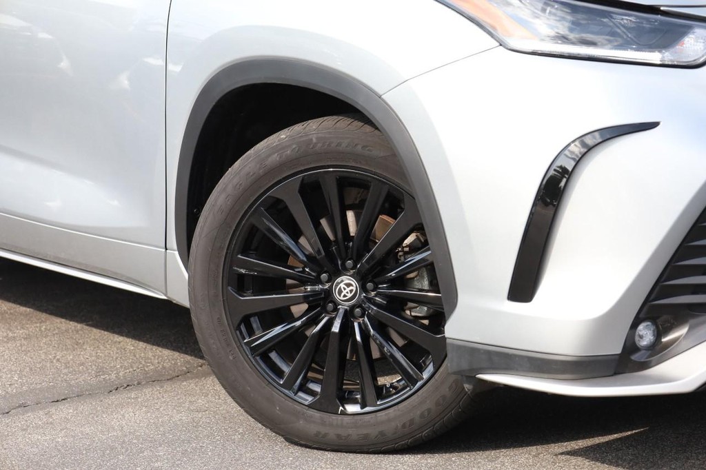 Toyota Highlander Vehicle Image 03