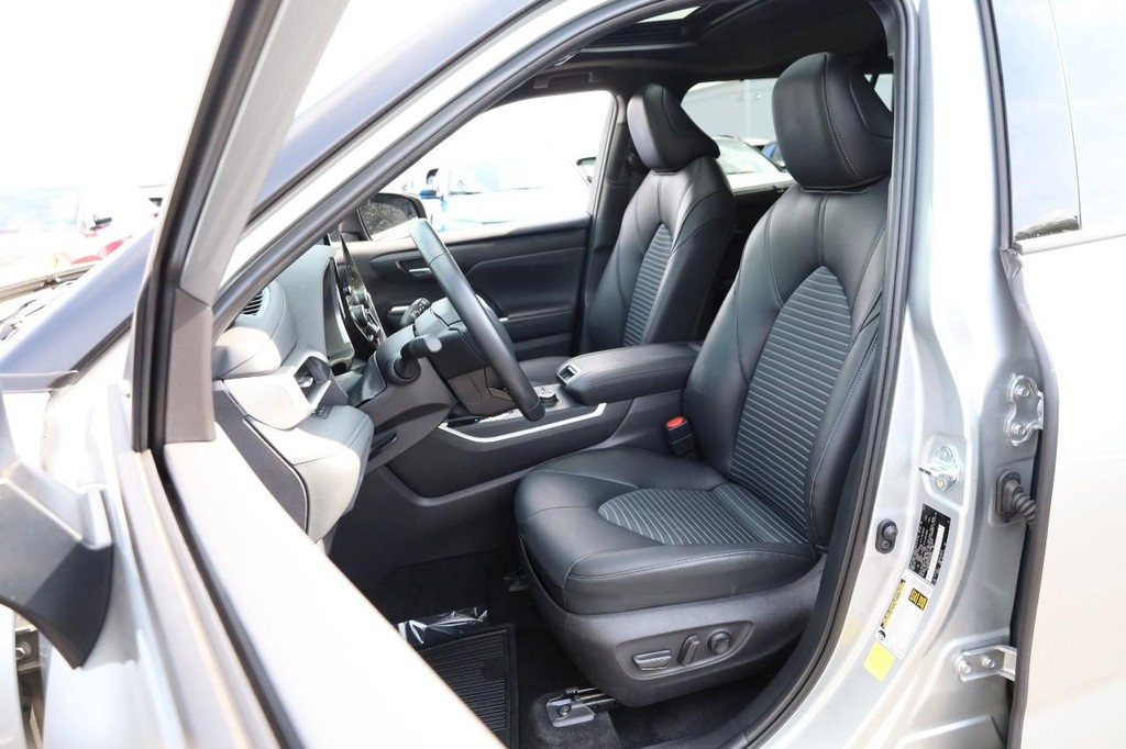 Toyota Highlander Vehicle Image 10