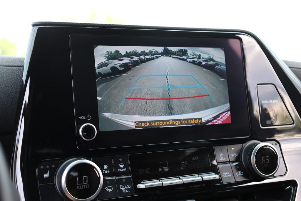 Toyota Highlander Vehicle Image 15