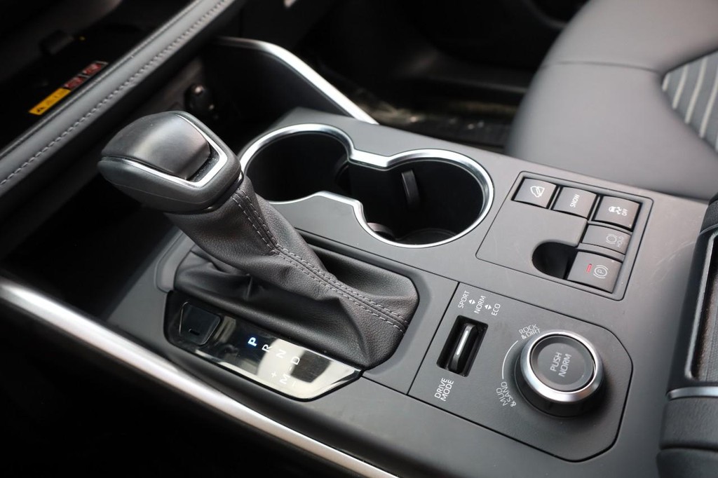 Toyota Highlander Vehicle Image 18