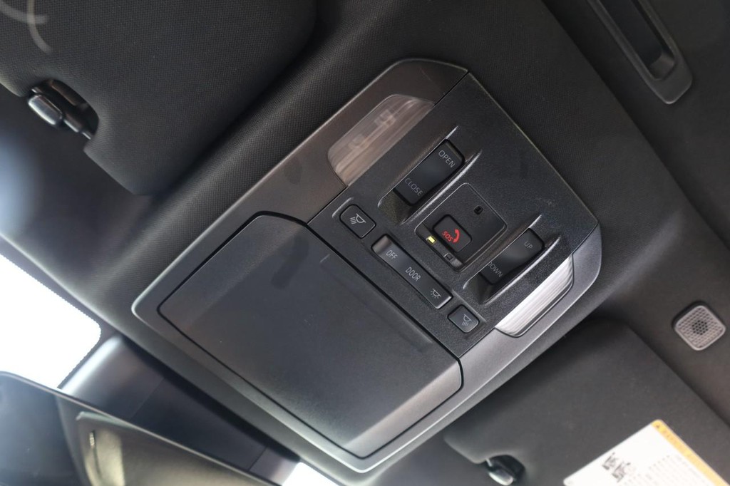 Toyota Highlander Vehicle Image 19