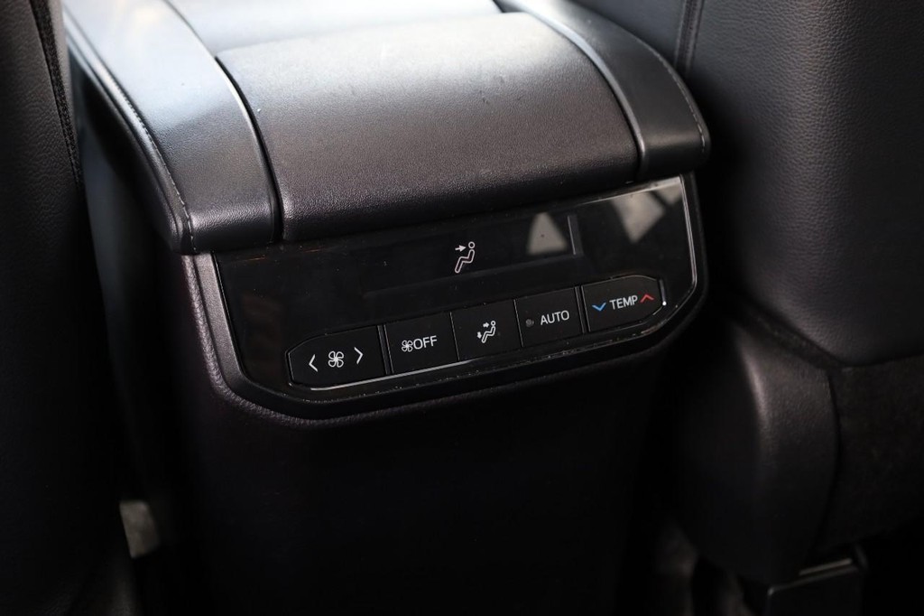 Toyota Highlander Vehicle Image 25