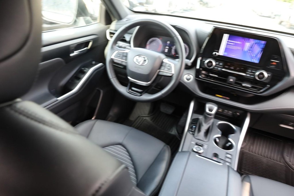 Toyota Highlander Vehicle Image 28